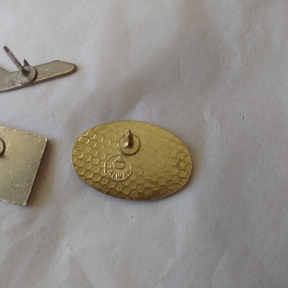 Vintage NASA Space Shuttle Pins Lot of 3 Tie Tacks Hat Lapel Johnson Center - Picture 5 of 13